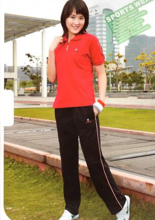 紅色運動(dòng)T恤衫訂做